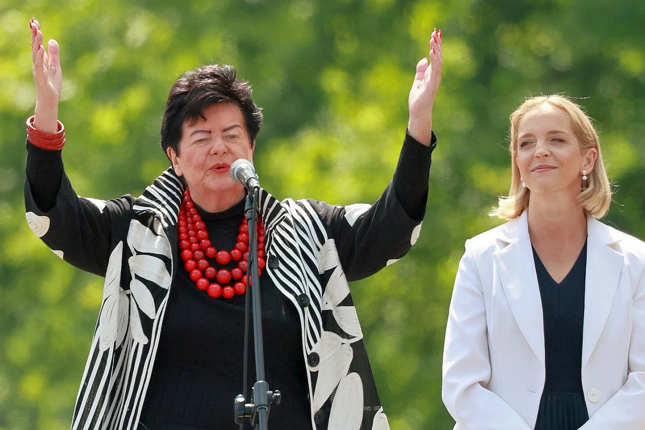 Joanna Senyszyn przekazała swoje słynne korale żonie Rafała Trzaskowskiego
