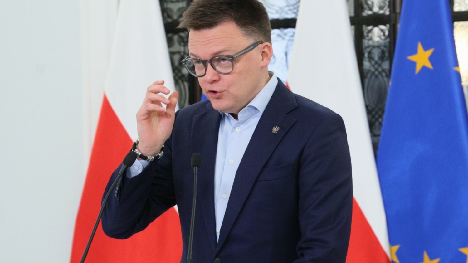Szymon Hołownia zabrał głos w sprawie dyplomu z Collegium Humanum. O dezinformacje oskarżył służby Donalda Tuska.