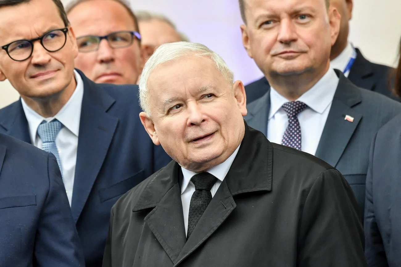 Mateusz Morawiecki dogonił w sondażu Jarosława Kaczyńskiego.