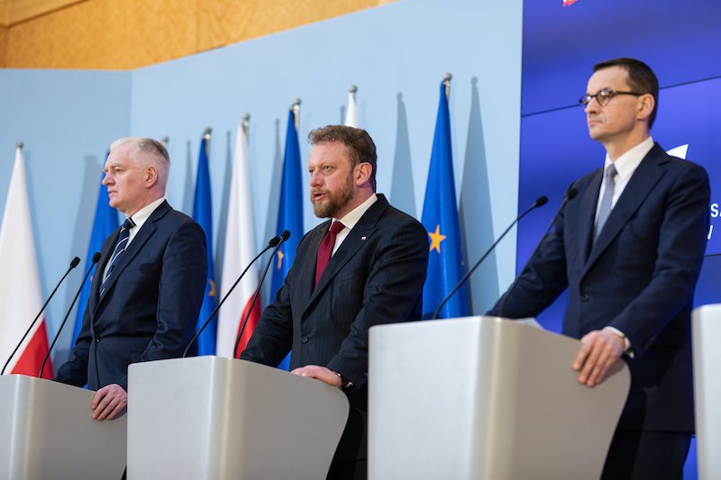 Premier Morawiecki i minister Szumowski wiedzą, że wybory prezydenckie podczas epidemii koronawirusa to zagrożenie dla życia i zdrowia Polaków – wynika z ujawnionego w mediach listu, jaki do członków Porozumienia wysłał Jarosław Gowin.