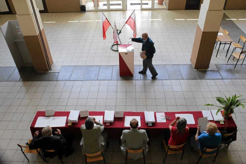 Państwowa Komisja Wyborcza przygotowała podwyżki dla członków komisji obwodowych.
