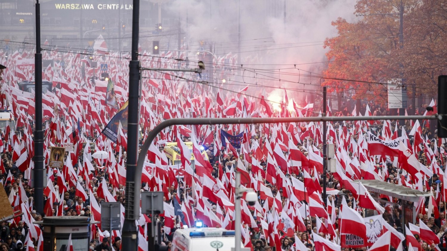 Trwają obchody Święta Niepodległości. W Warszawie tradycyjny marsz [RELACJA NA ŻYWO]
