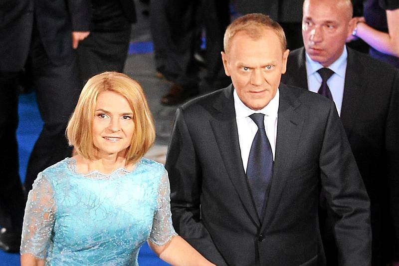 Małgorzata Tusk promując swoją książkę "Między nami" ośmiesza premiera Donalda Tuska.