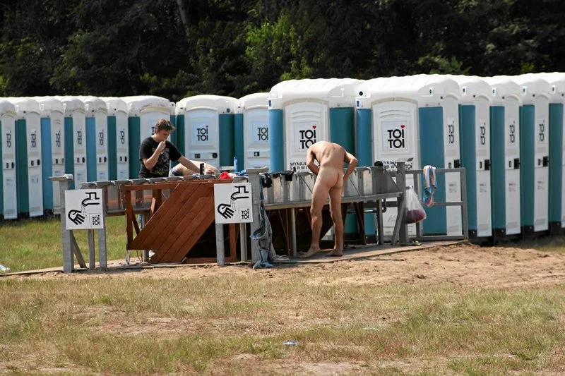 Przystanek Woodstock "wypina się" na resztę... Polski.  Organizatorzy od strony sanitariatów pokazali, że można rozwiązać odwieczny problem. Byłem i widziałem...