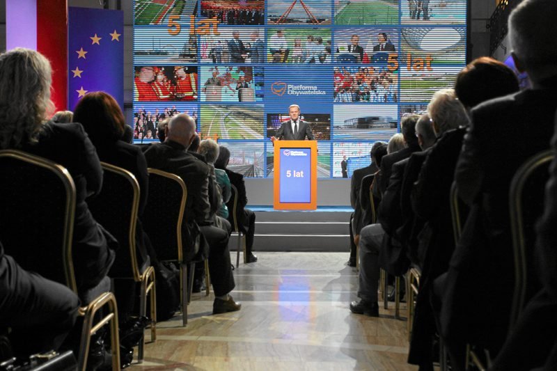 Donald Tusk podczas spotkania z PO.