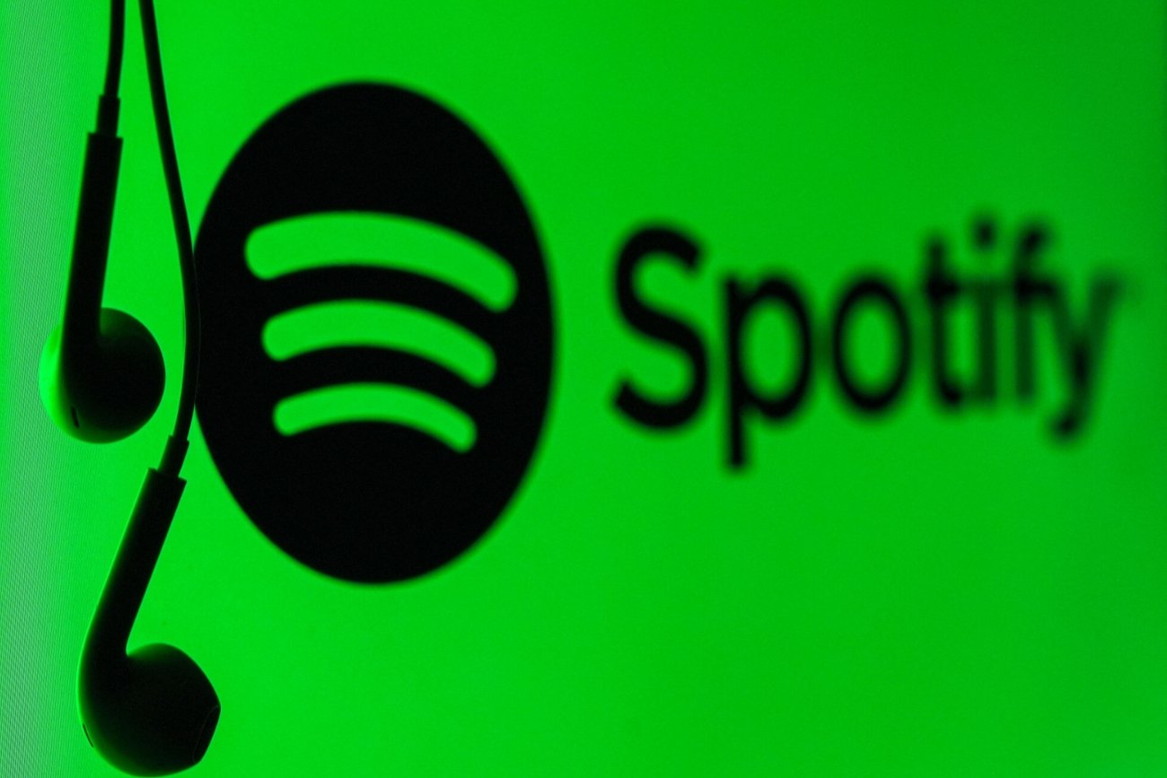 Spotify Wrapped 2024 pod ostrzałem krytyki. Internauci wskazują, co nie wypaliło Spotify Wrapped 2024. Internauci krytykują nową edycję muzycznego podsumowania