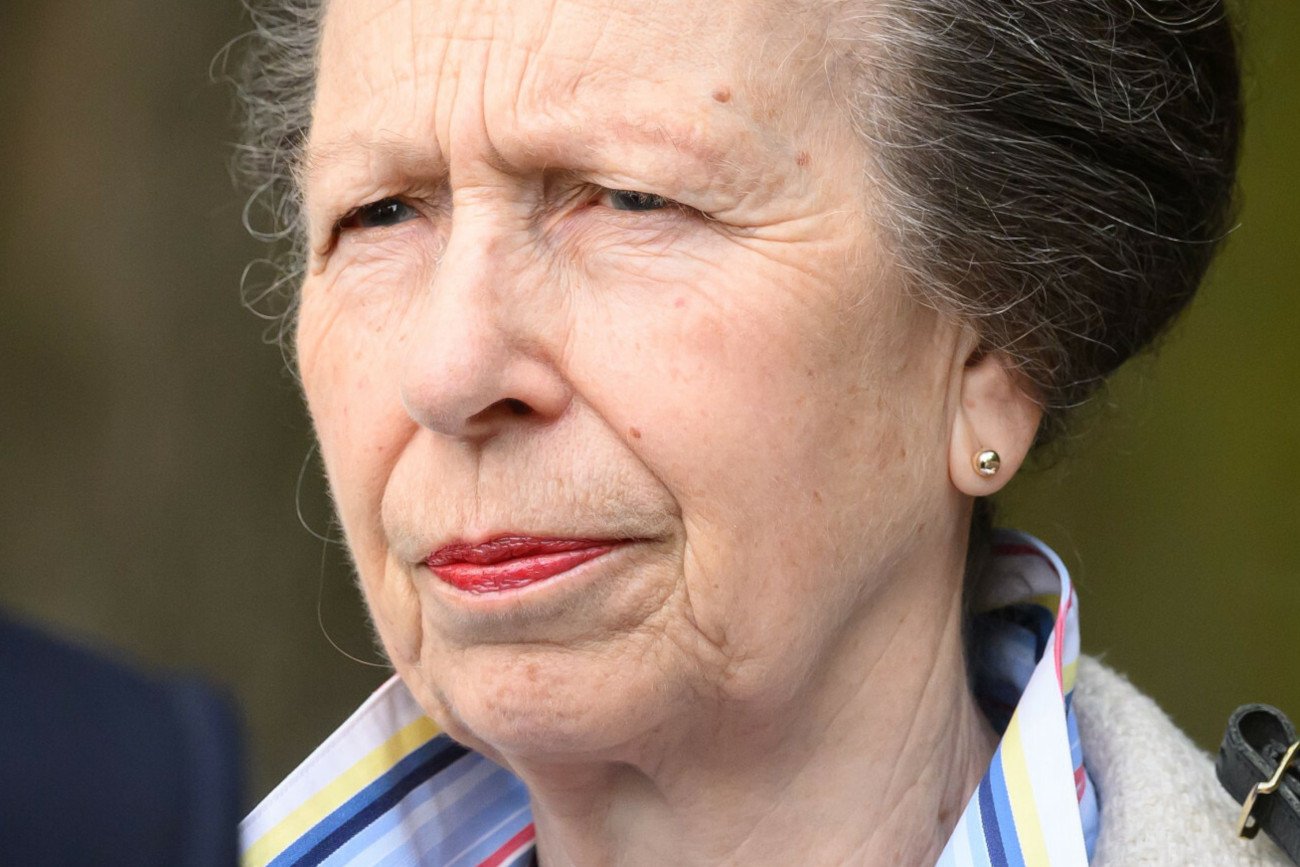 Księżniczka Anna miała wypadek.