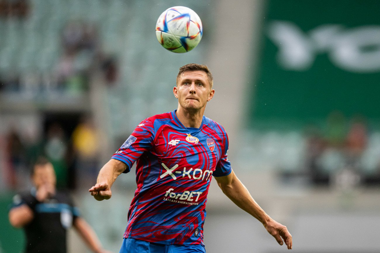 Fabian Piasecki zdobył fantastycznego gola w meczu Rakowa Częstochowa z Radomiakiem Radom.