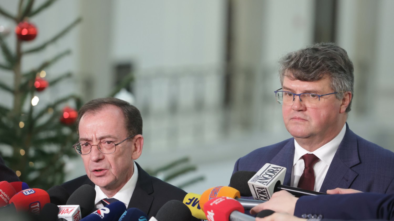 Czy Kamiński i Wąsik powinni wyjść z więzienia? Polacy odpowiedzieli