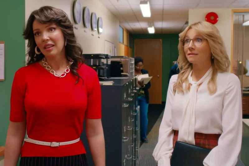 Katherine Heigl jako Tully Hart i Sarah Chalke jako Kate Mularkey w serialu Netflix, którego premiera odbędzie się 3 lutego 2021