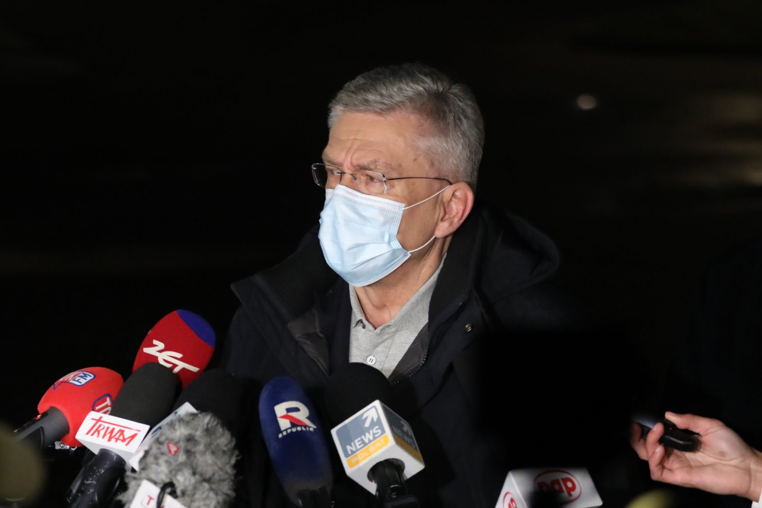 Wicemarszałek Senatu Stanisław Karczewski krytykuje Polki i Polaków, którzy wyjeżdżali na wakacje lub demonstrowali.