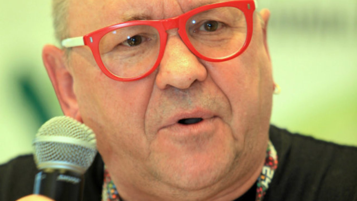 Jerzy Owsiak stanie przed sądem za wulgaryzmy podczas Przystanku Woodstock. Kancelaria adwokacka z Gorzowa chce bronić go za darmo.