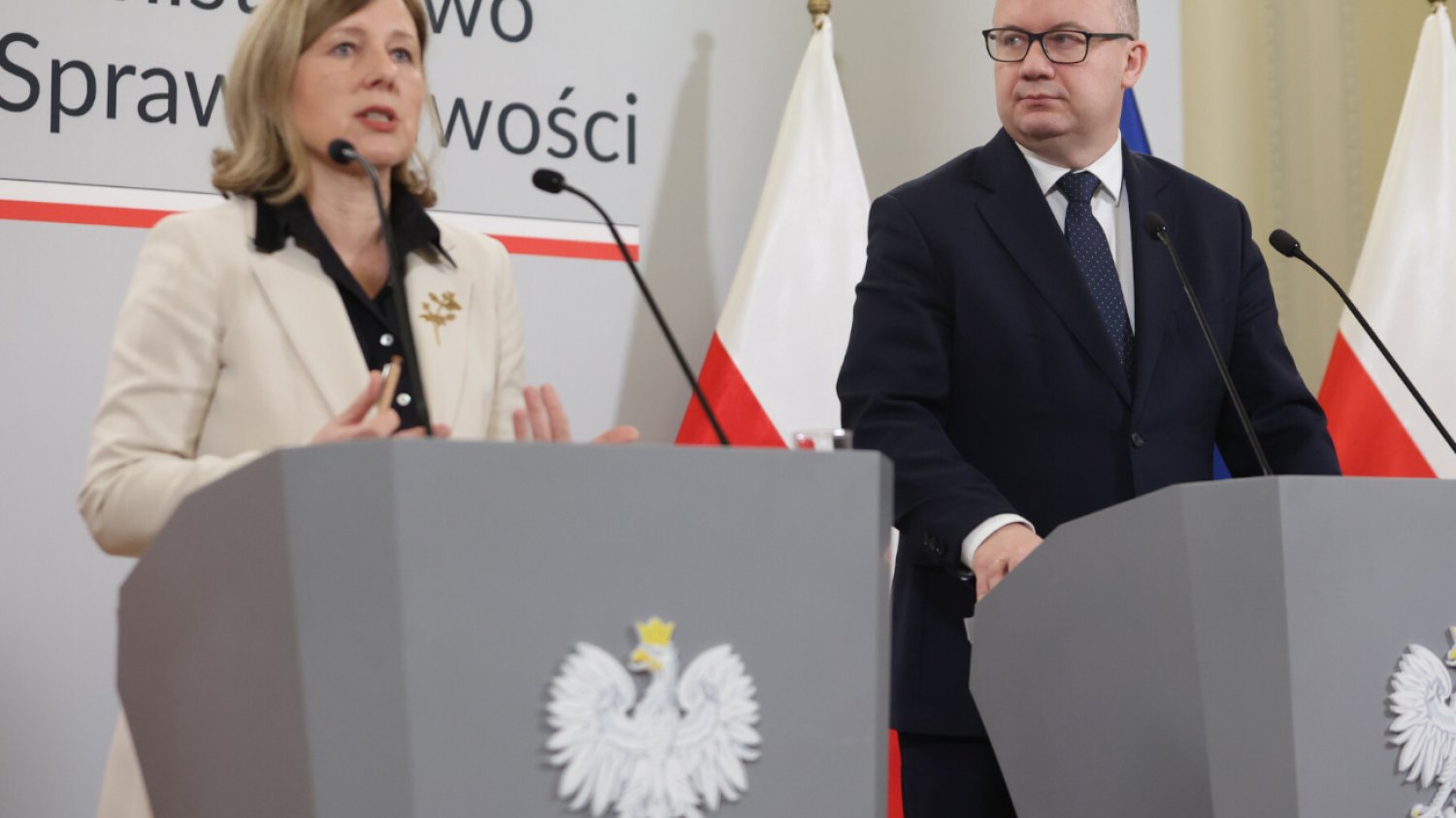 Mocne słowa wiceszefowej KE w Warszawie. "Nie chodzi o Brukselę, tylko o obywateli Polski".