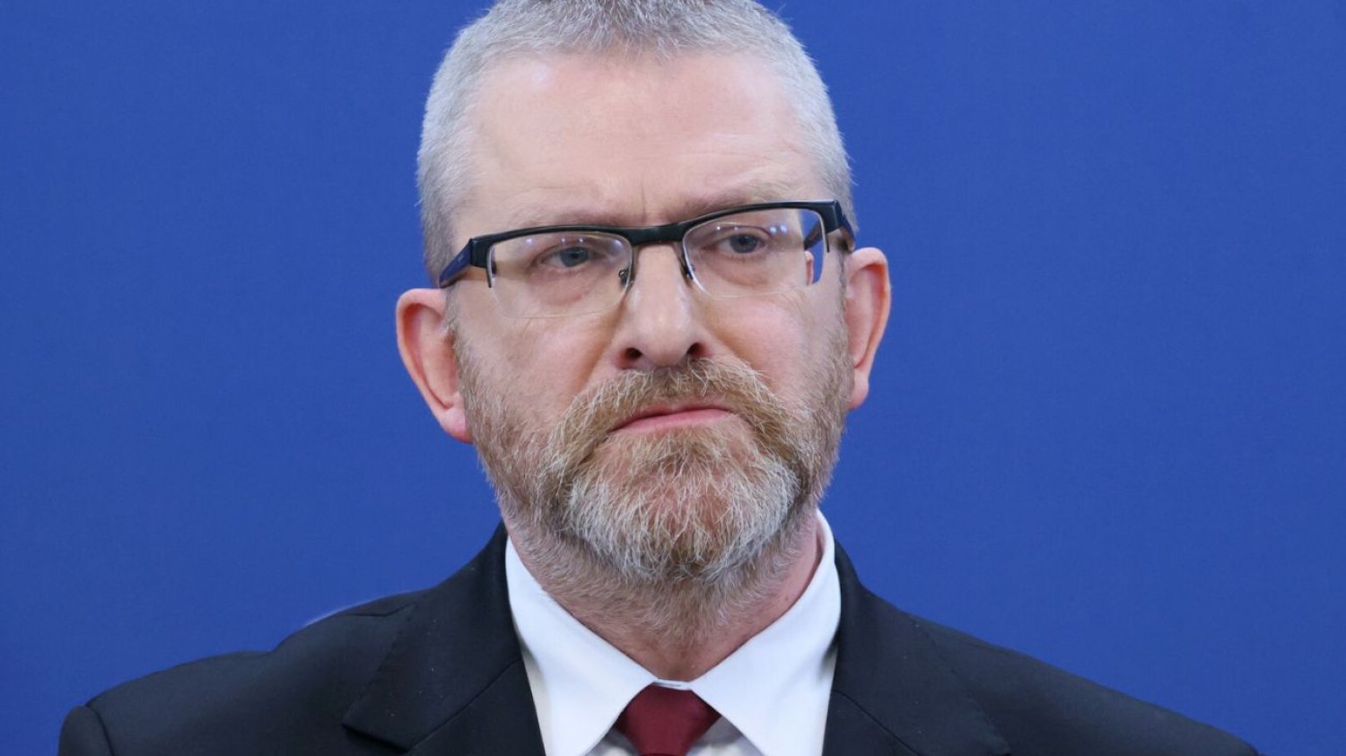 Skandal z udziałem Brauna w PE. Został ukarany za te słowa o społeczności LGBTQI. Grzegorz Braun ukarany przez PE. Chodzi o te słowa o społeczności LGBTQI.