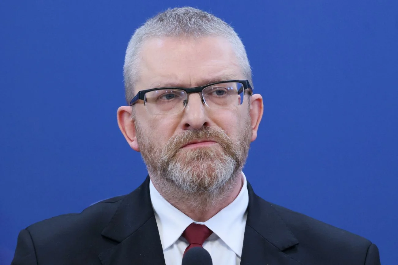 Skandal z udziałem Brauna w PE. Został ukarany za te słowa o społeczności LGBTQI. Grzegorz Braun ukarany przez PE. Chodzi o te słowa o społeczności LGBTQI.