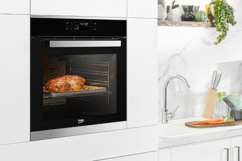 Piekarnik parowy Beko to rewolucyjne rozwiązanie w sztuce przyrządzania posiłków. Tego rodzaju urządzenie pozwala na pieczenie konwencjonalne, gotowanie na parze i pieczenie na parze