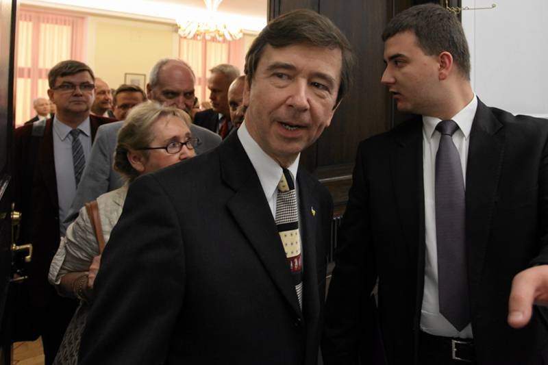 24.05.2012 Profesor Wiesław Binienda po posiedzeniu parlamentarnego zespołu do zbadania przyczyn katastrofy samolotu Tu - 154