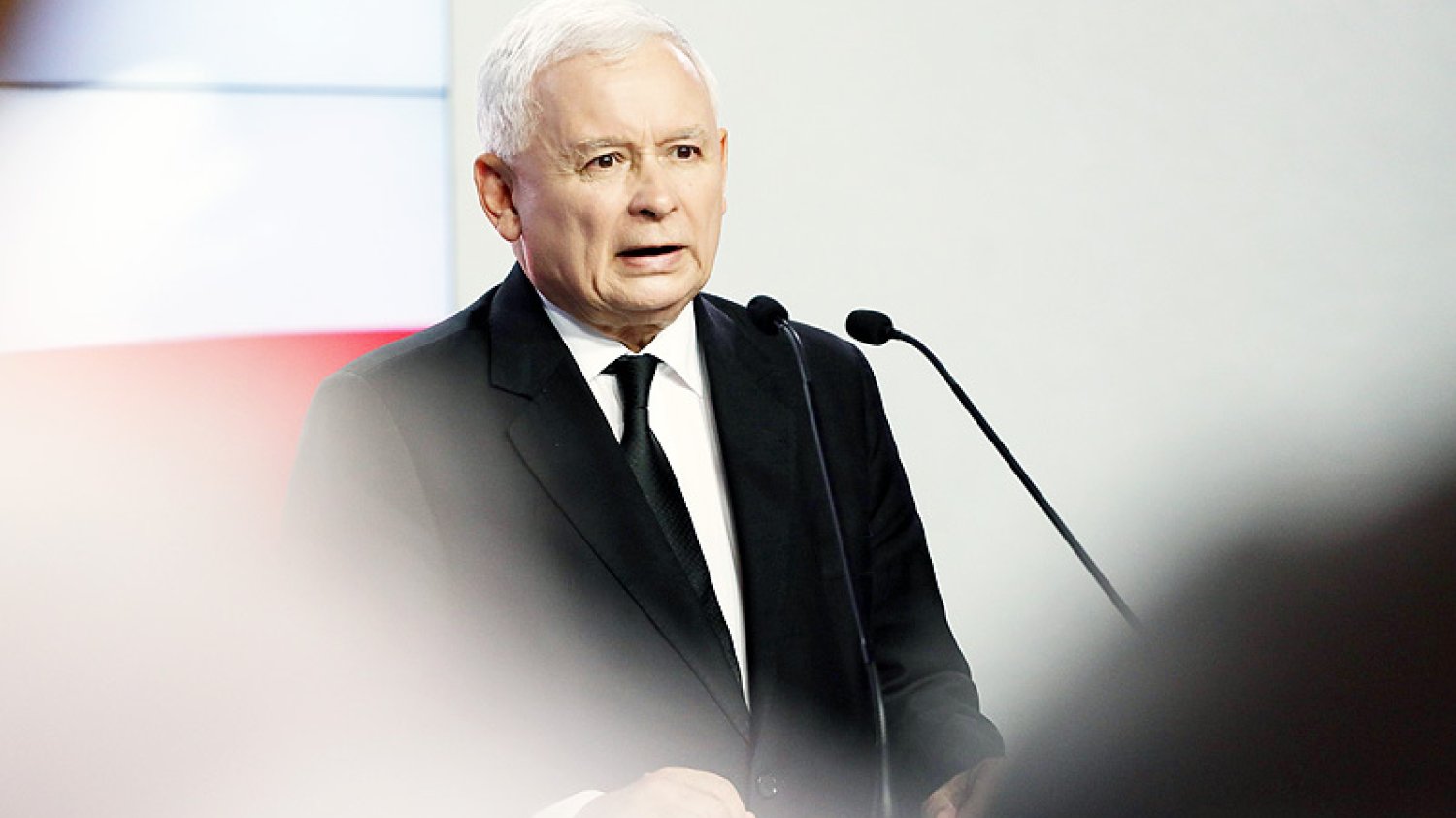 Jarosław Kaczyński zwołał konferencję poświęconą próbie przejęcia przez jego partię kontroli nad sądownictwem powszechnym i Sądem Najwyższym. Gdy padły trudne pytania, po prostu przed nimi uciekł.