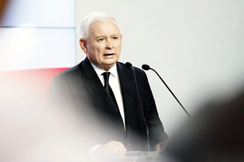 Jarosław Kaczyński zwołał konferencję poświęconą próbie przejęcia przez jego partię kontroli nad sądownictwem powszechnym i Sądem Najwyższym. Gdy padły trudne pytania, po prostu przed nimi uciekł.