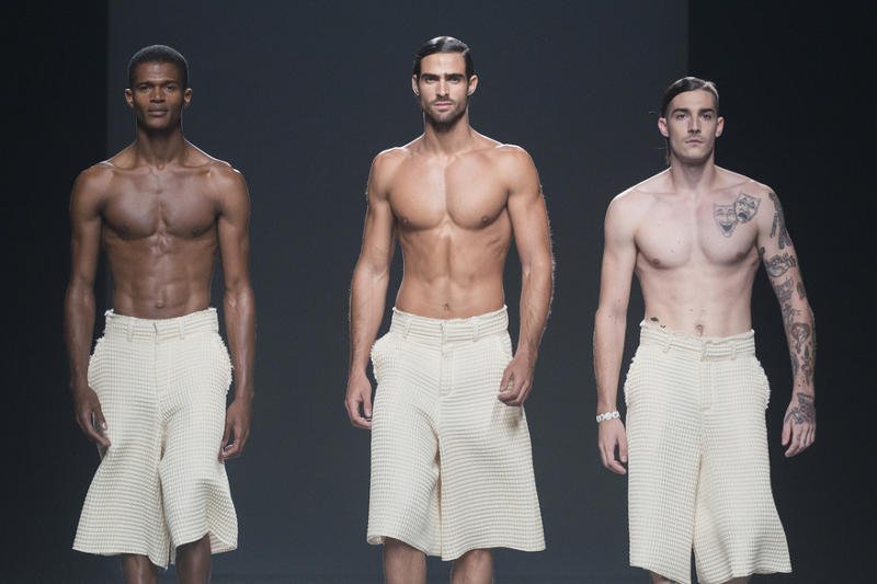 Przez wiele lat moda męska nie była zróżnicowana.