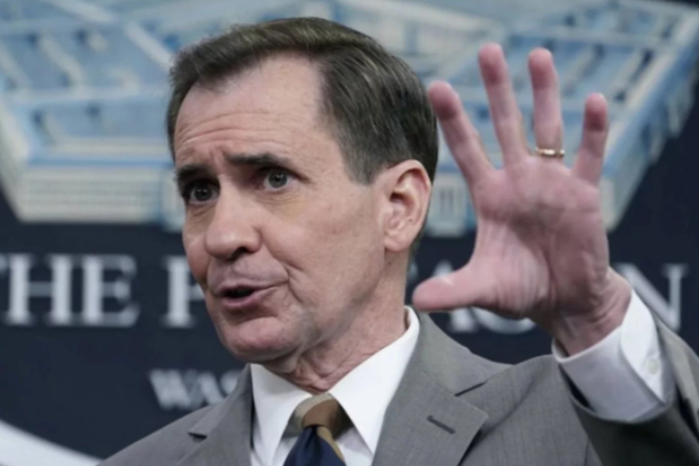 Pentagon twierdzi, że większość Rosjan opuściła Mariupol.