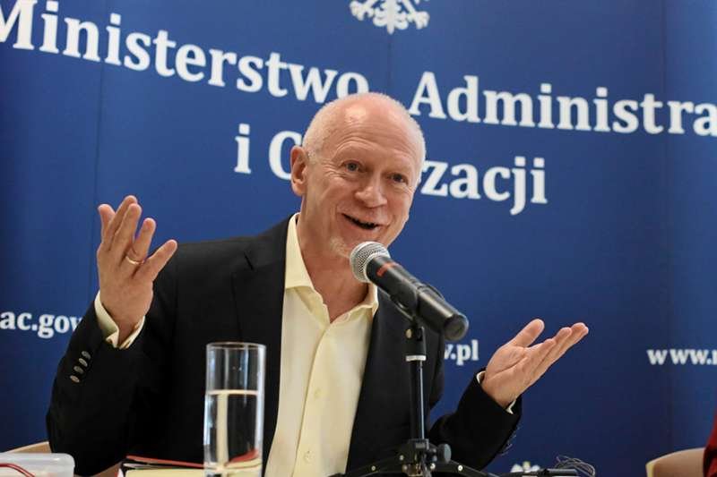 Minister Michał Boni: "Nie sądzę, by Google miał intencje śledzenia"