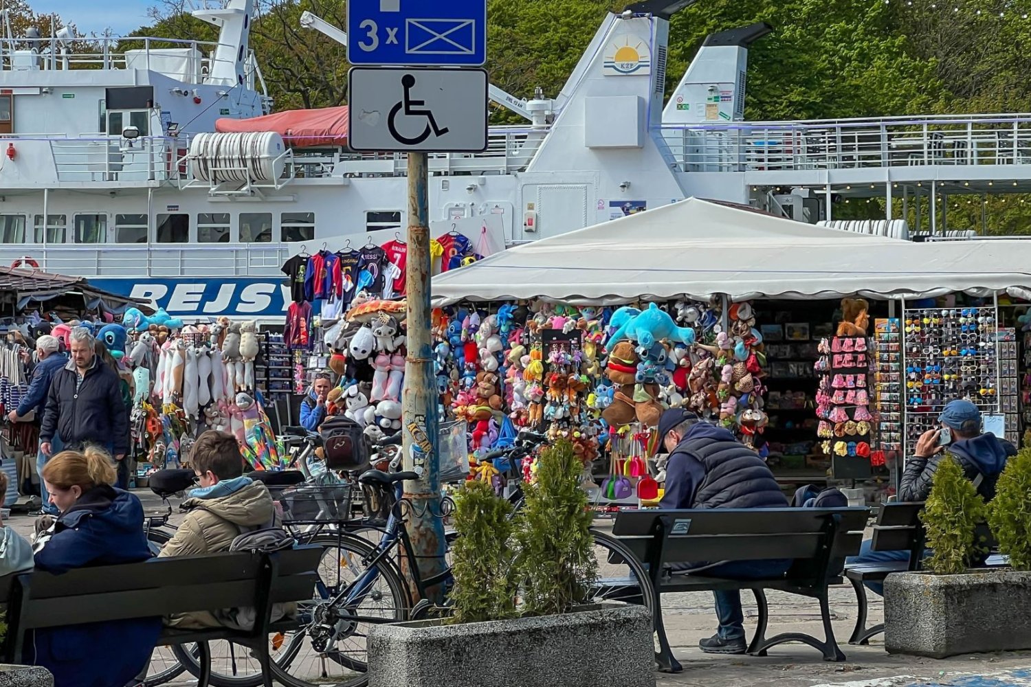 Znamy kierunki na tani wyjazd Długi weekend Dzień Nauczyciela