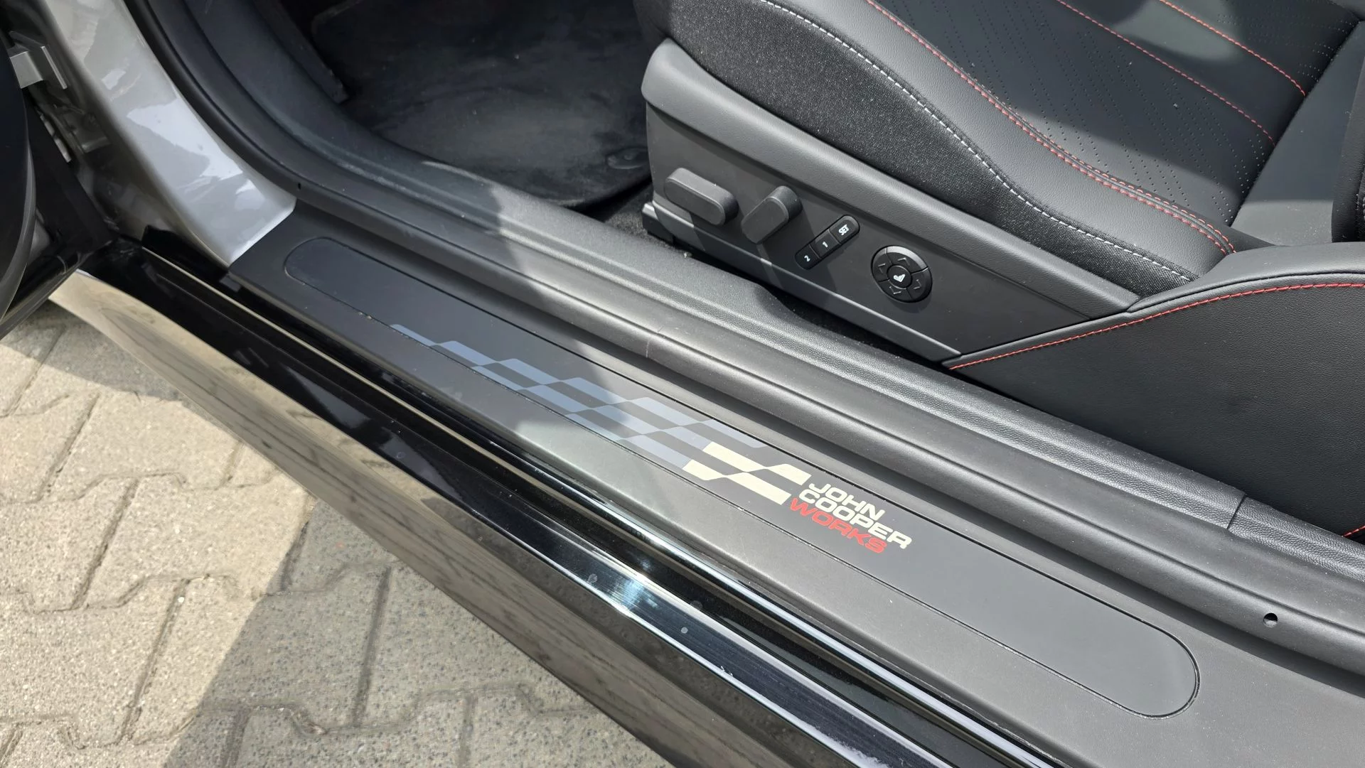 MINI John Cooper Works E