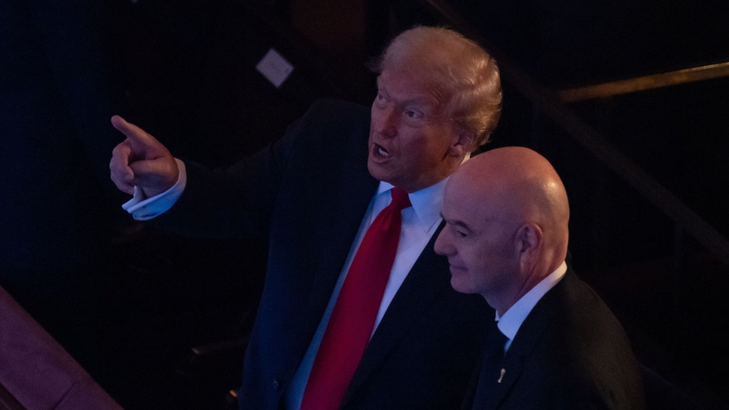 Trump podczas finału MŚ od razu zmienił nastrój na trybunach. "Klasyczne" powitanie