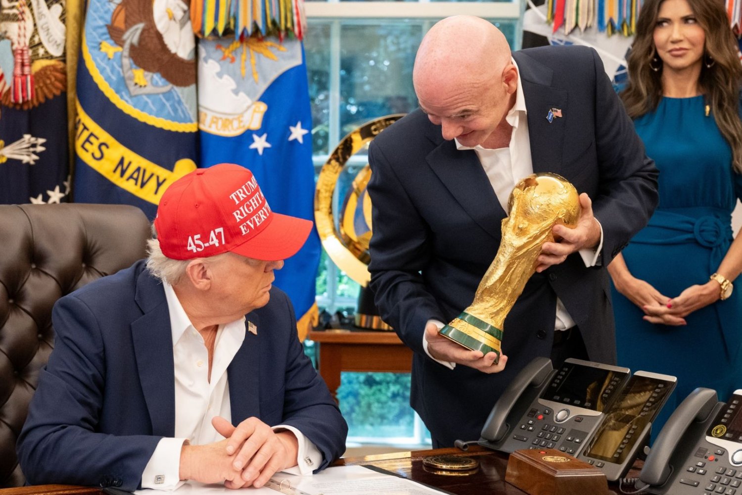 Donald Trump i Gianni Infantino w Białym Domu