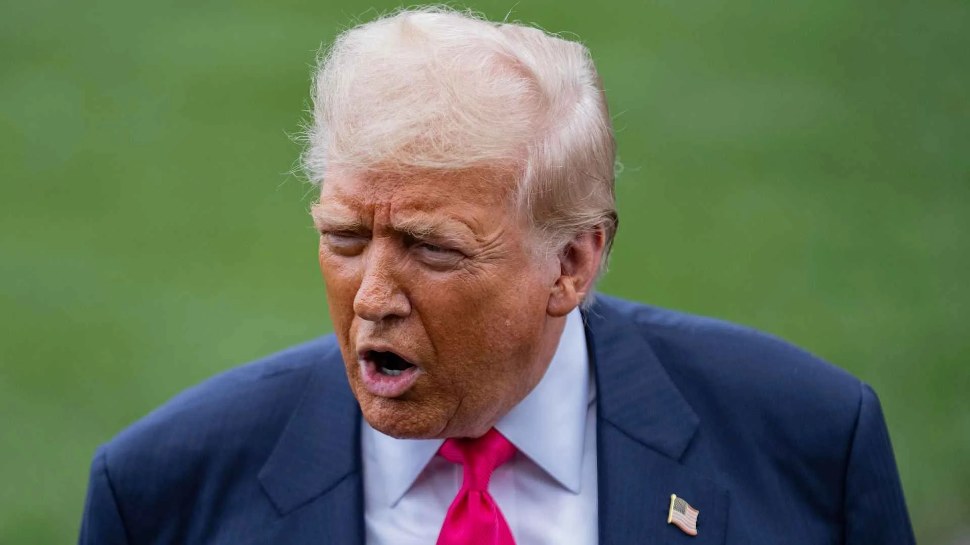 W nowym sondażu Polacy pokazują Trumpowi miejsce w szeregu. 53,4 proc. w USA zauważą
