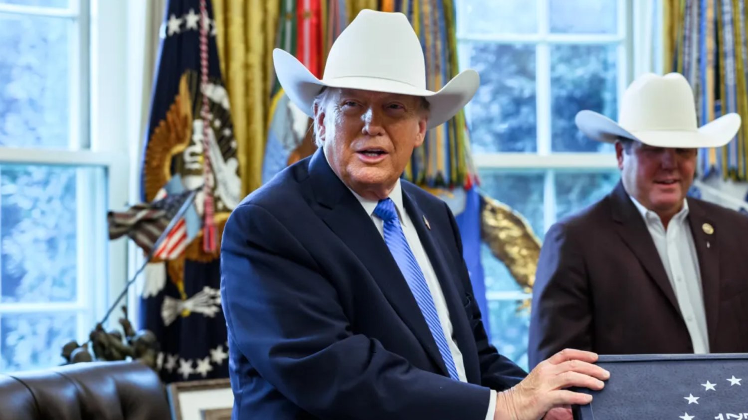 Trump ma pomysł rodem z Polski. Od Tuska musi się jednak jeszcze wiele nauczyć Donald Trump w kapeluszu.