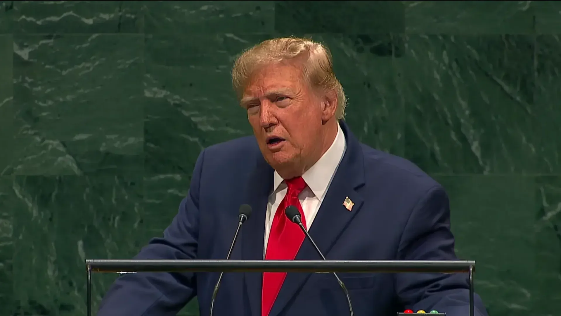 Trump w ONZ wygłosił szaleńczą mowę. Oderwanie od rzeczywistości w każdym zdaniu Donald Trump w trakcie przemówienia w ONZ.
