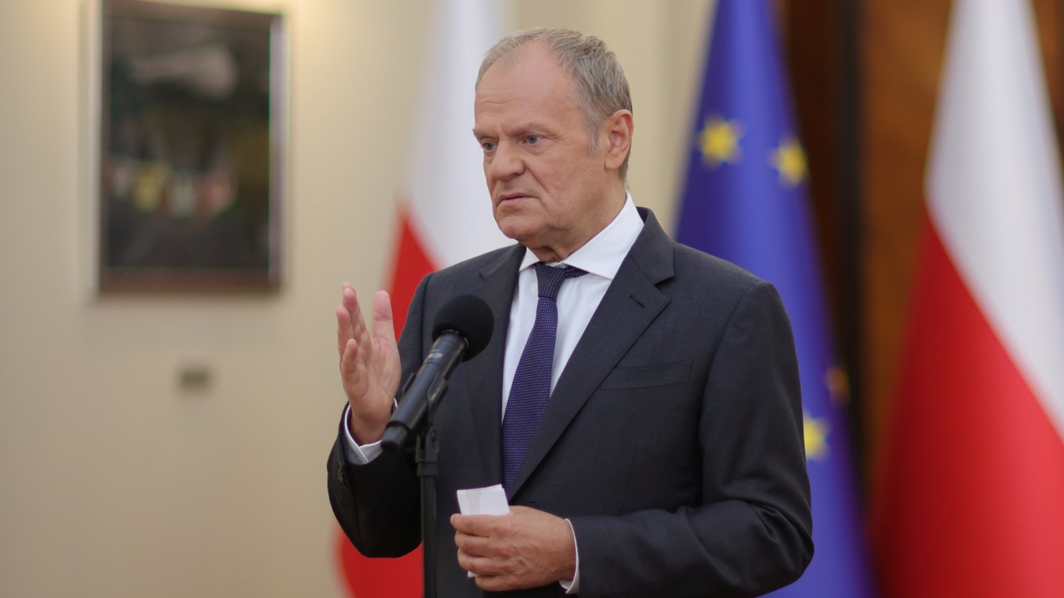 Słowa Tuska jak kubeł zimnej wody dla prawicy. "Nie trzeba kochać Ukrainy" Donald Tusk