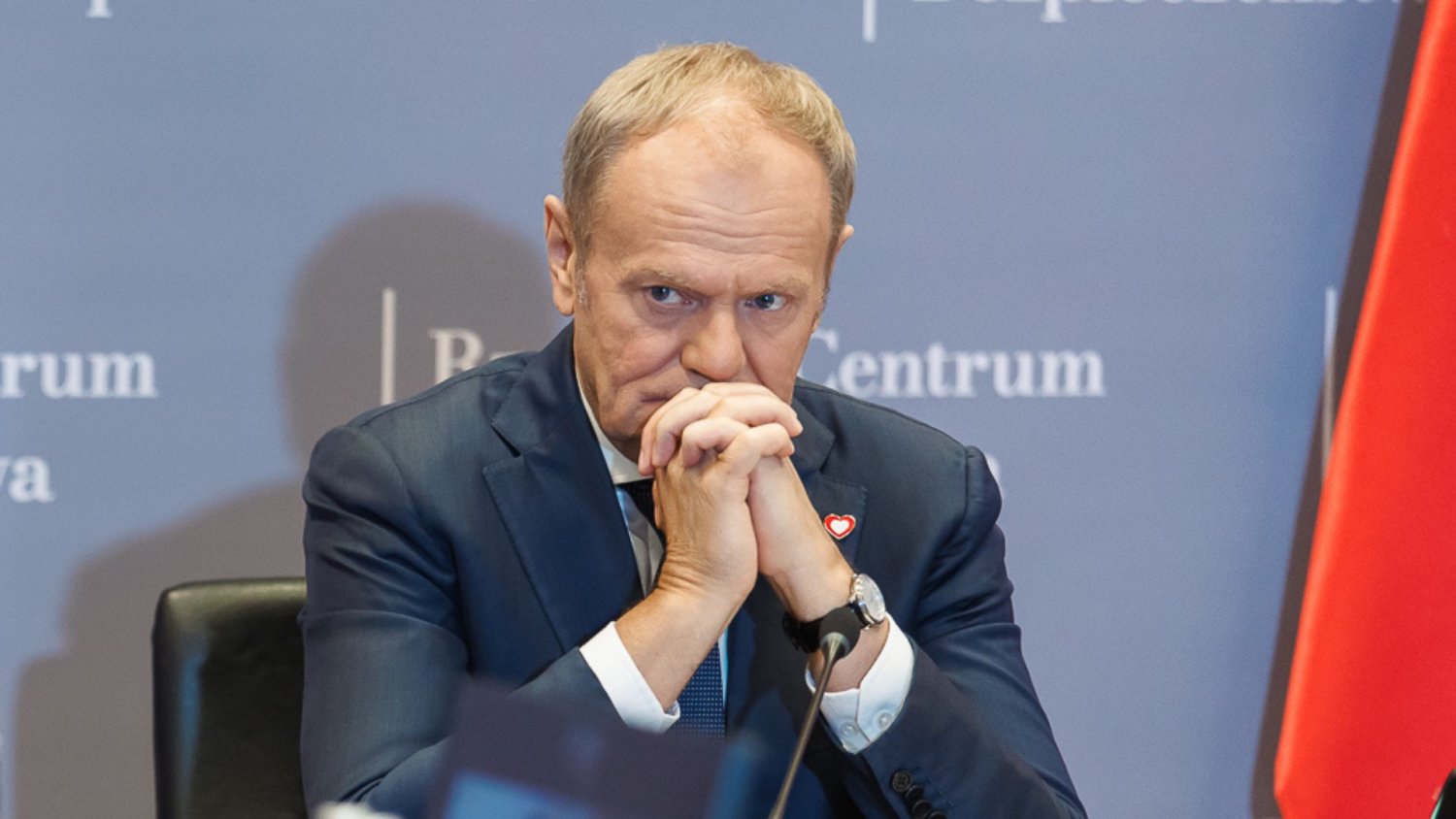 Nowy sondaż jak zimny prysznic dla Tuska. PiS też nie skorzystał z afery na tacy