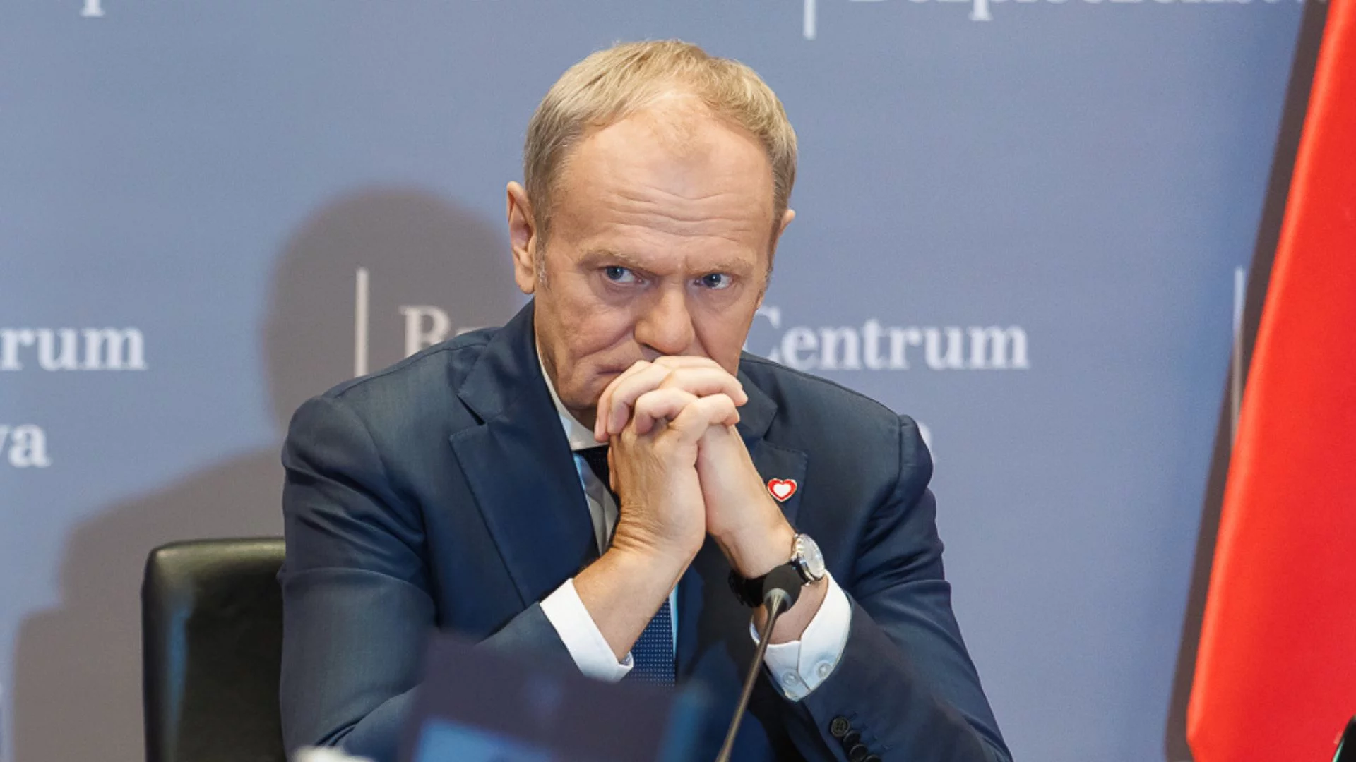 Nowy sondaż jak zimny prysznic dla Tuska. PiS też nie skorzystał z afery na tacy