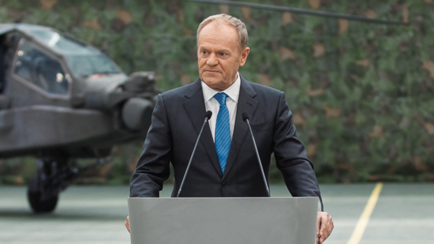 Tusk o "największym kontrakcie w historii". Apache dla wojska to dopiero wstęp