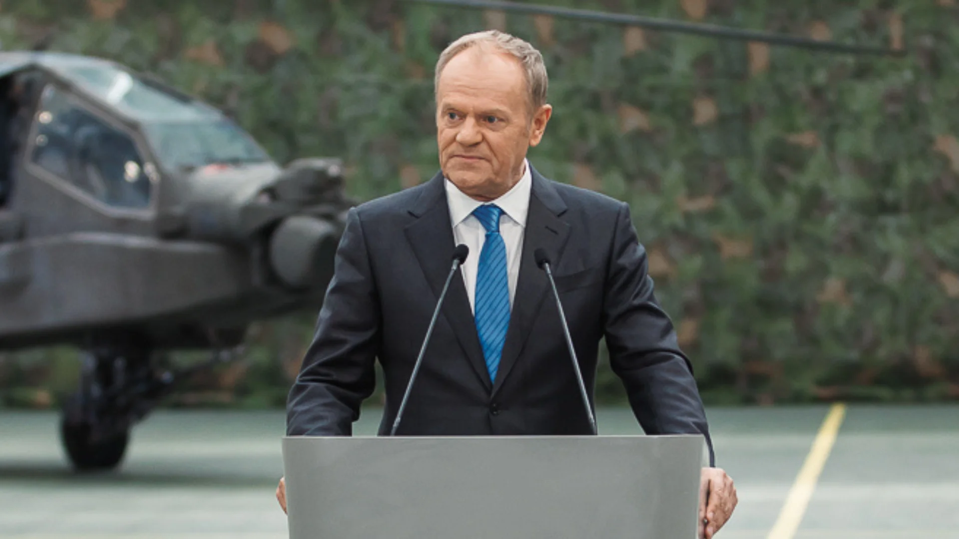 Tusk o "największym kontrakcie w historii". Apache dla wojska to dopiero wstęp