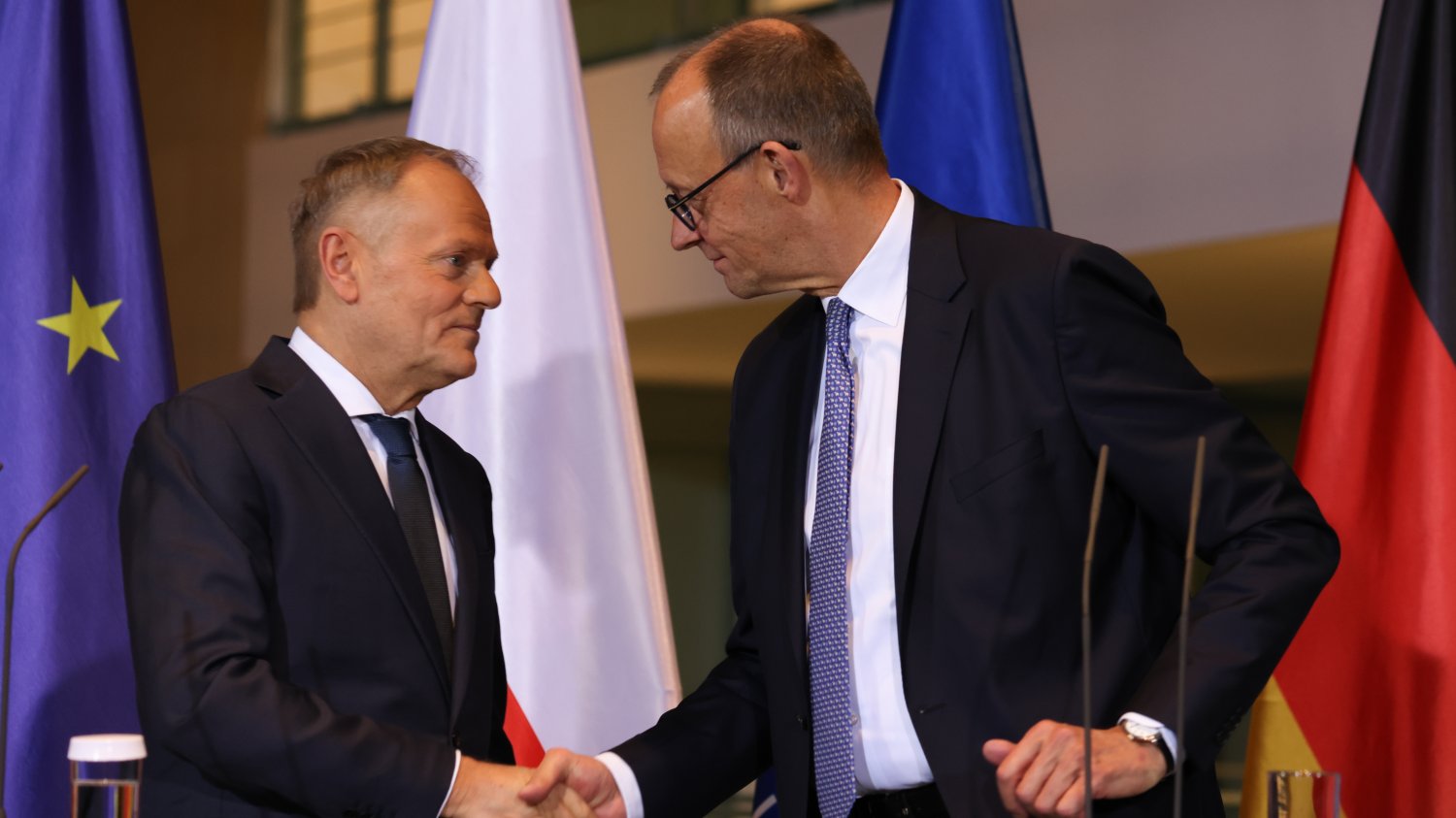 Niemcy o Polsce głośno mówią to, o czym u nas woli się milczeć. "Dokąd zmierza?" Donald Tusk i kanclerz Niemiec Friedrich Merz