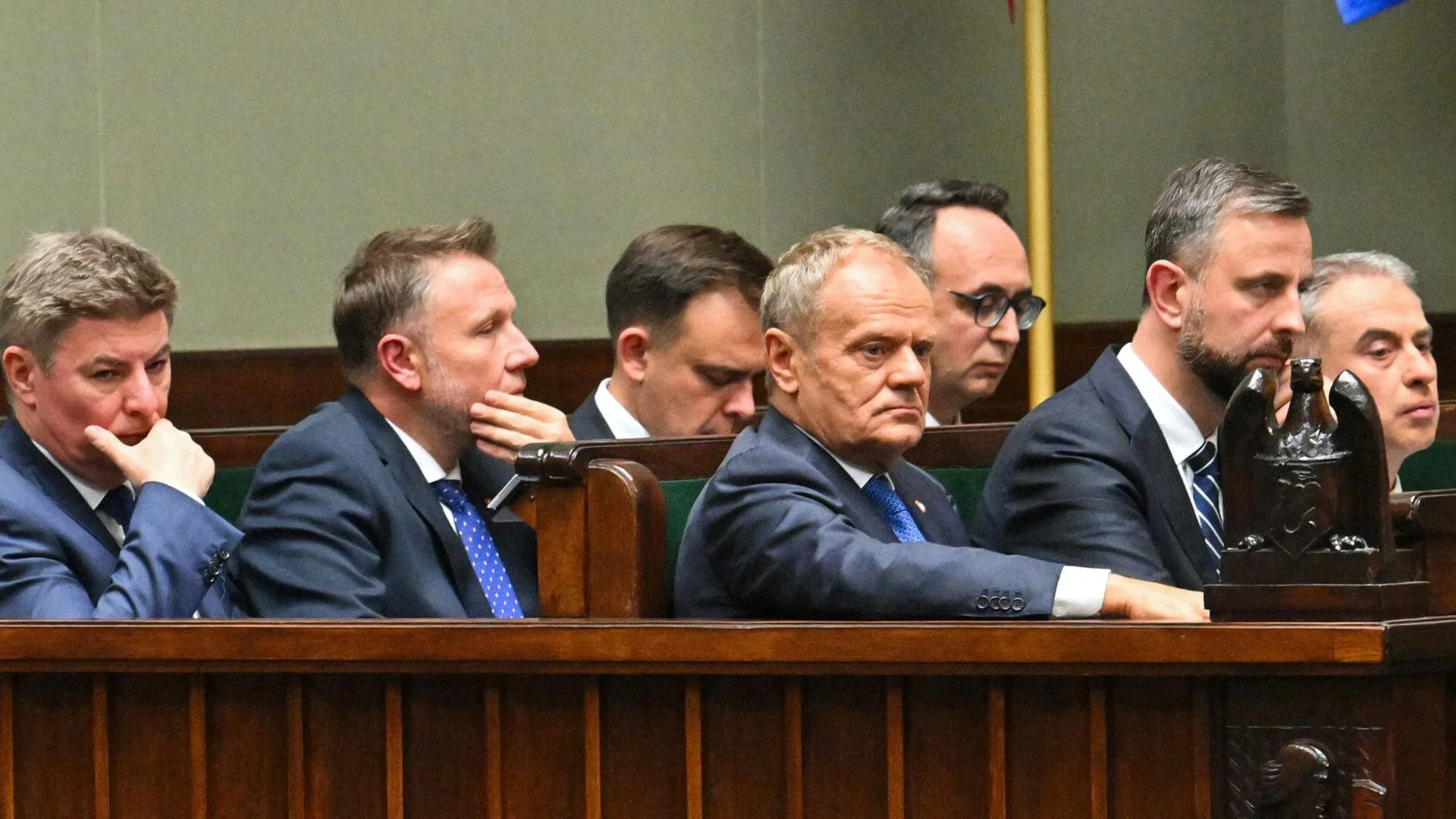 Rząd sypie się dalej, odchodzi człowiek Pełczyńskiej-Nałęcz. W tle walka partyjna
