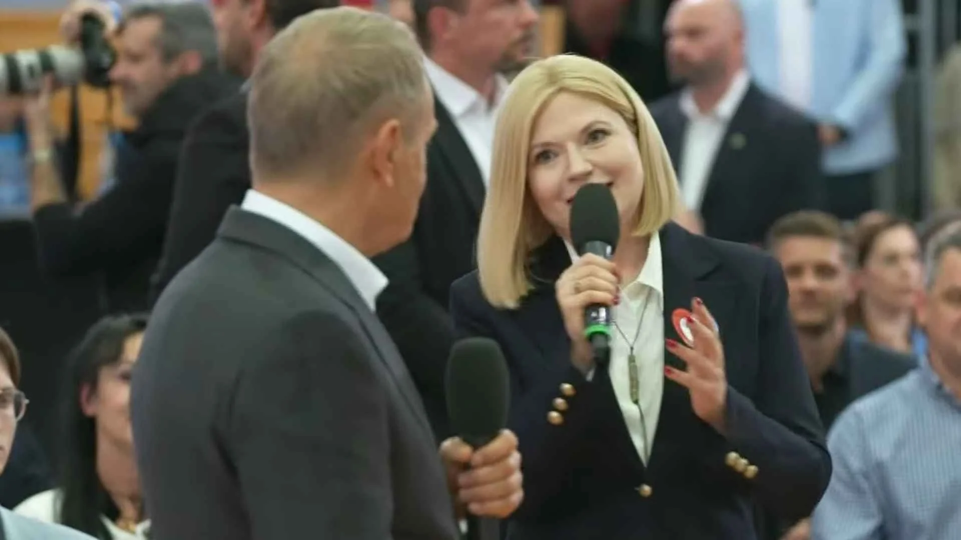 W Krakowie wszystko miało być rozstrzygnięte. Po nowym sondażu mówią o "efekcie Tuska"