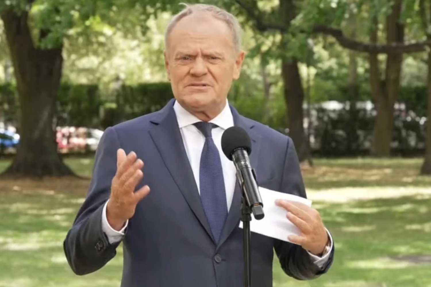 Donald Tusk na konferencji prasowej po aferze w Szpitalu Południowym.