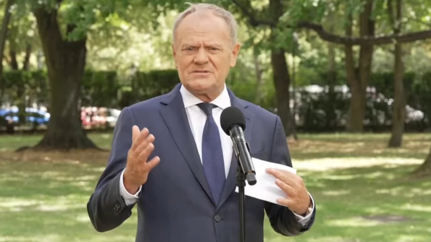 Donald Tusk na konferencji prasowej po aferze w Szpitalu Południowym.