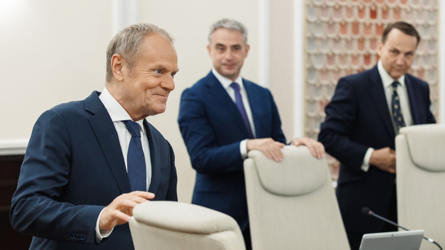 Donald Tusk, Radosław Sikorski