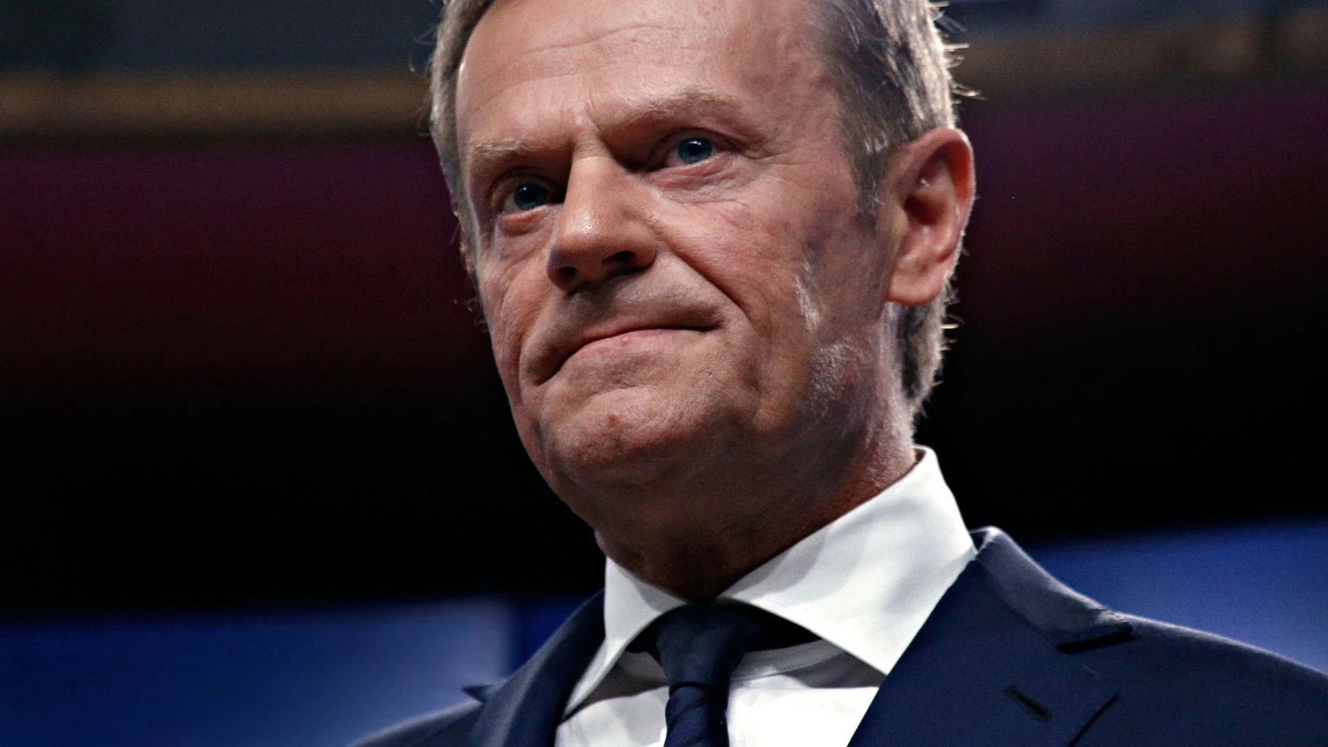 Po nowym sondażu Tusk siądzie i przemyśli podstawy. 30,4 proc. to też kłopot