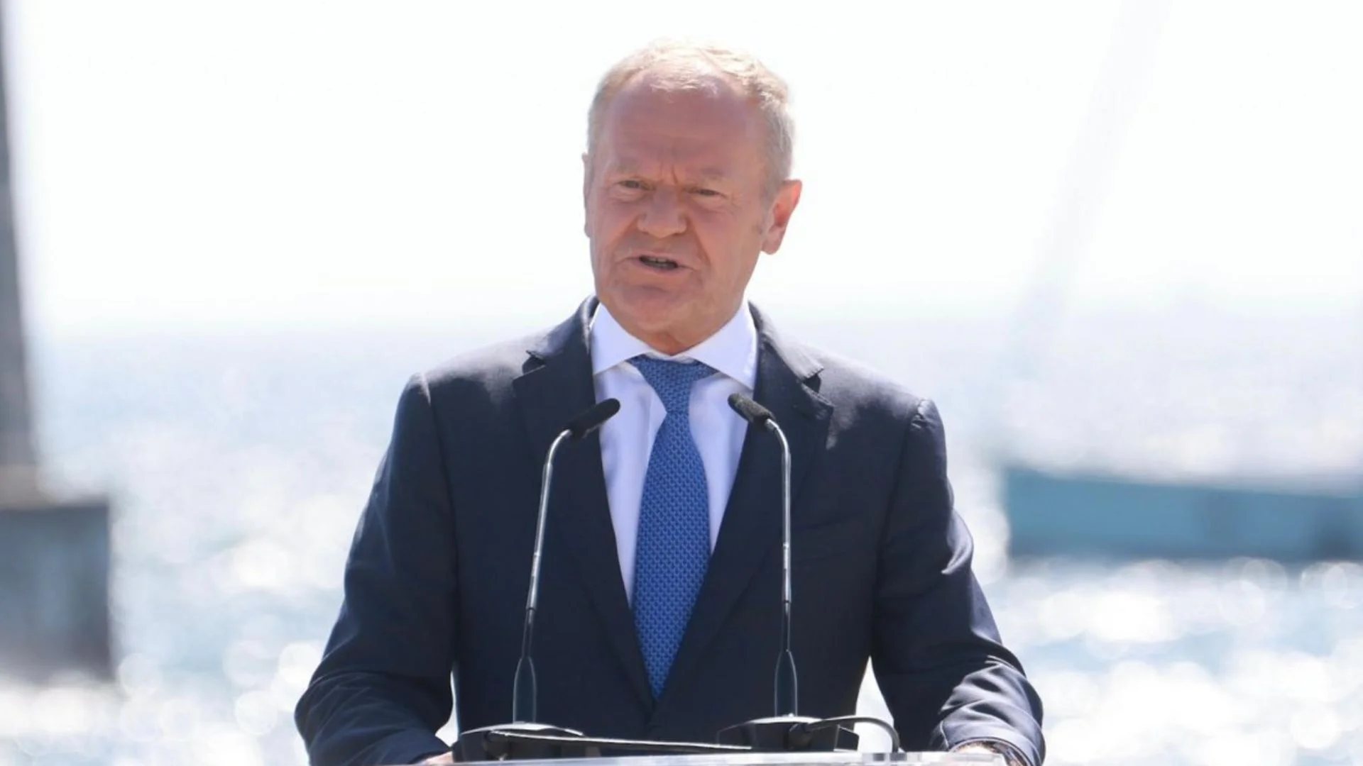 Słowa Tuska 15 sierpnia to kubeł zimnej wody. Zabrzmiało jak przestroga nie tylko dla PiS