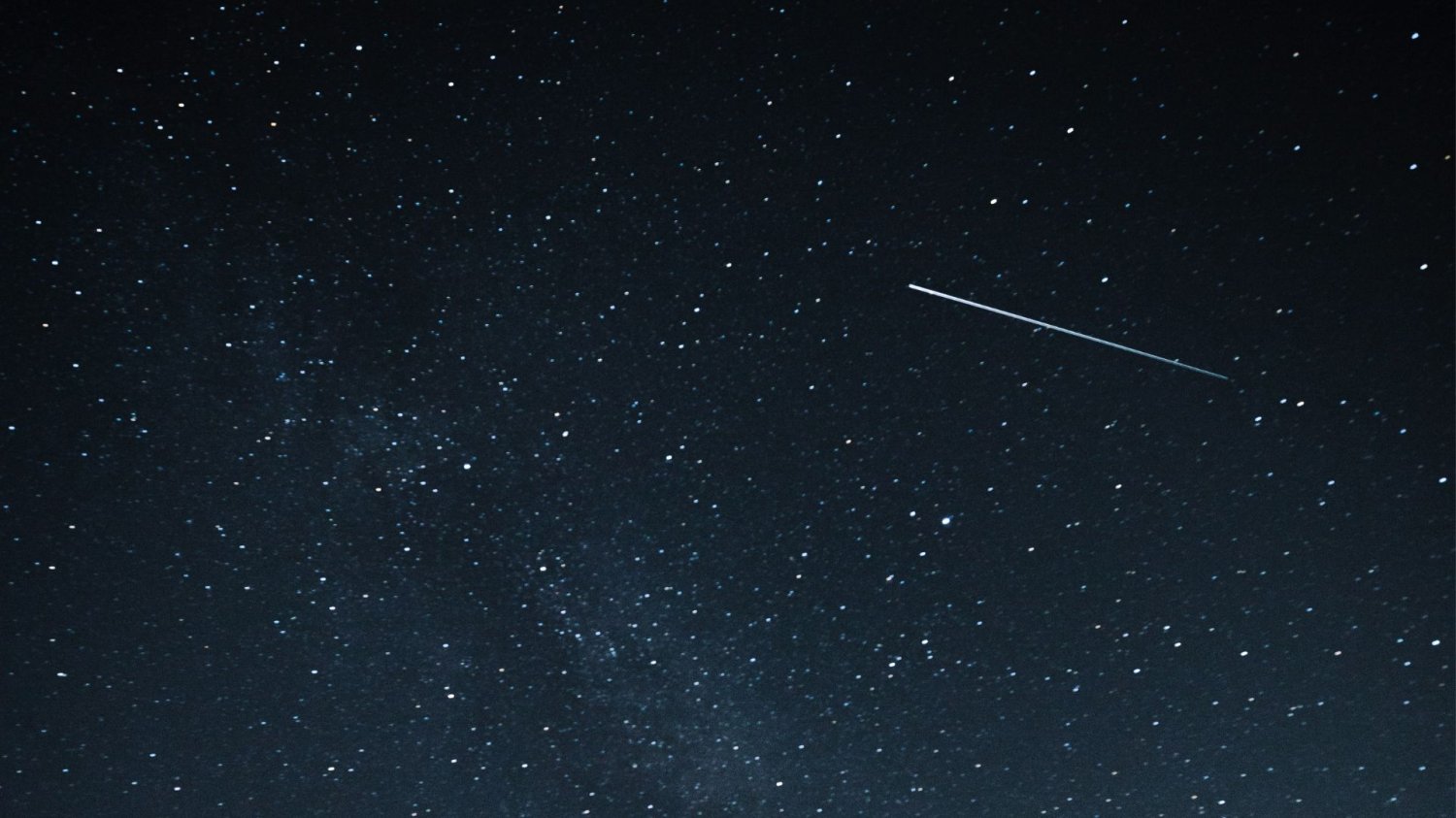 Drakonidy, niebo, noc, spadające gwiazdy, rój meteorów