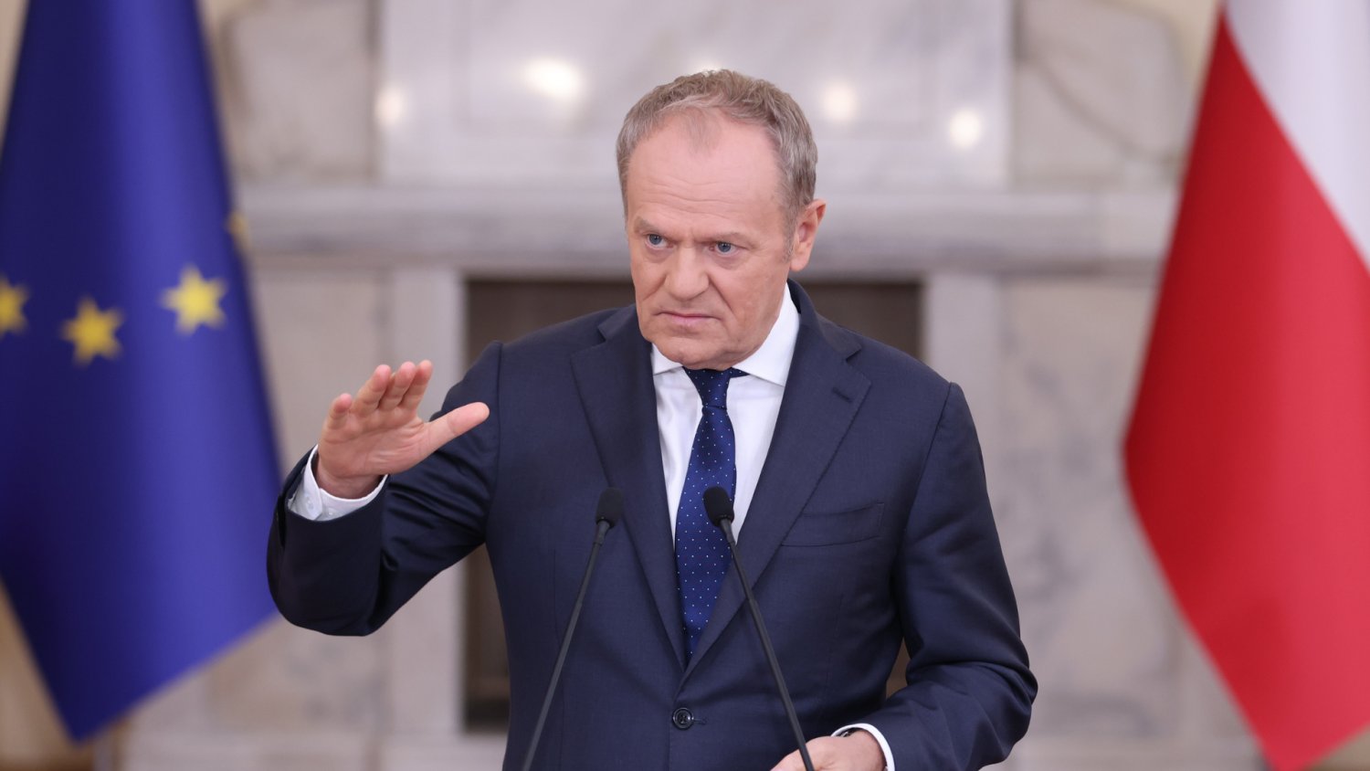 Nowy sondaż IBRiS. To, iż partie polityczne nas dzielą, to tylko wierzchołek góry lodowej