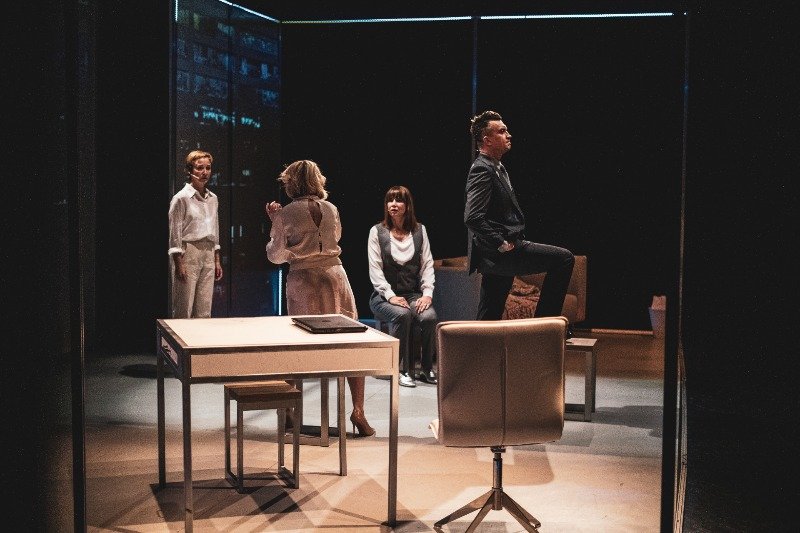 Same Plusy to spektakl Fundacji Garnizon Sztuki, który zobaczyć możemy w Teatrze Imka w Warszawie