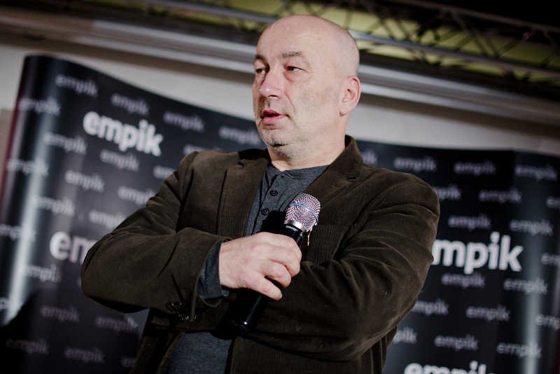 Sławomir Koper znalazł sposób na zainteresowanie Polaków historią.